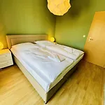 Haus Juliane, Kuestenlinie