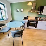 Haus Juliane, Kuestenlinie